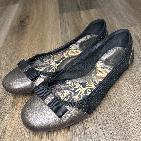 Born Shoes - Born Womens Mardea Ballet Flat Size 9 Bronze Black Perf Suede Bow‎ Slip On Shoe